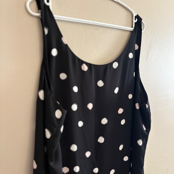 $9🎅🏼 Reitmans Black with Peach & White Polkadot Double Lined Camisole Blouse - Picture 11 of 12